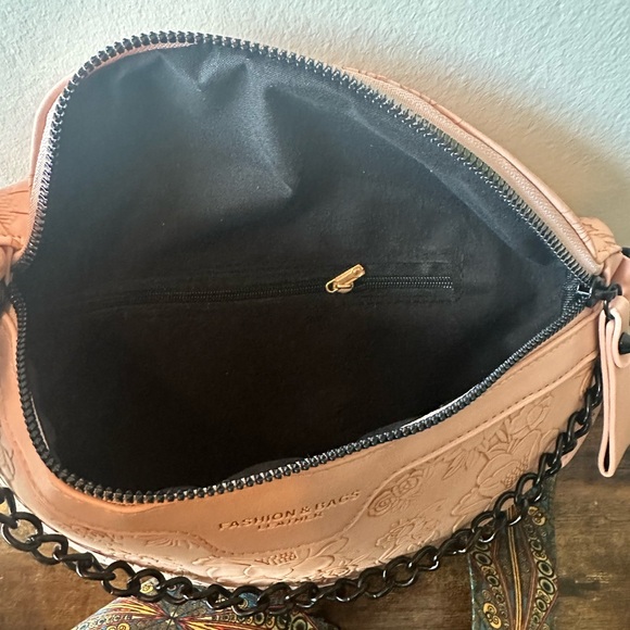 Pink Floral Embossed Women's Crossbody Bag with Chain and Coin Pouch NWT - Picture 7 of 7